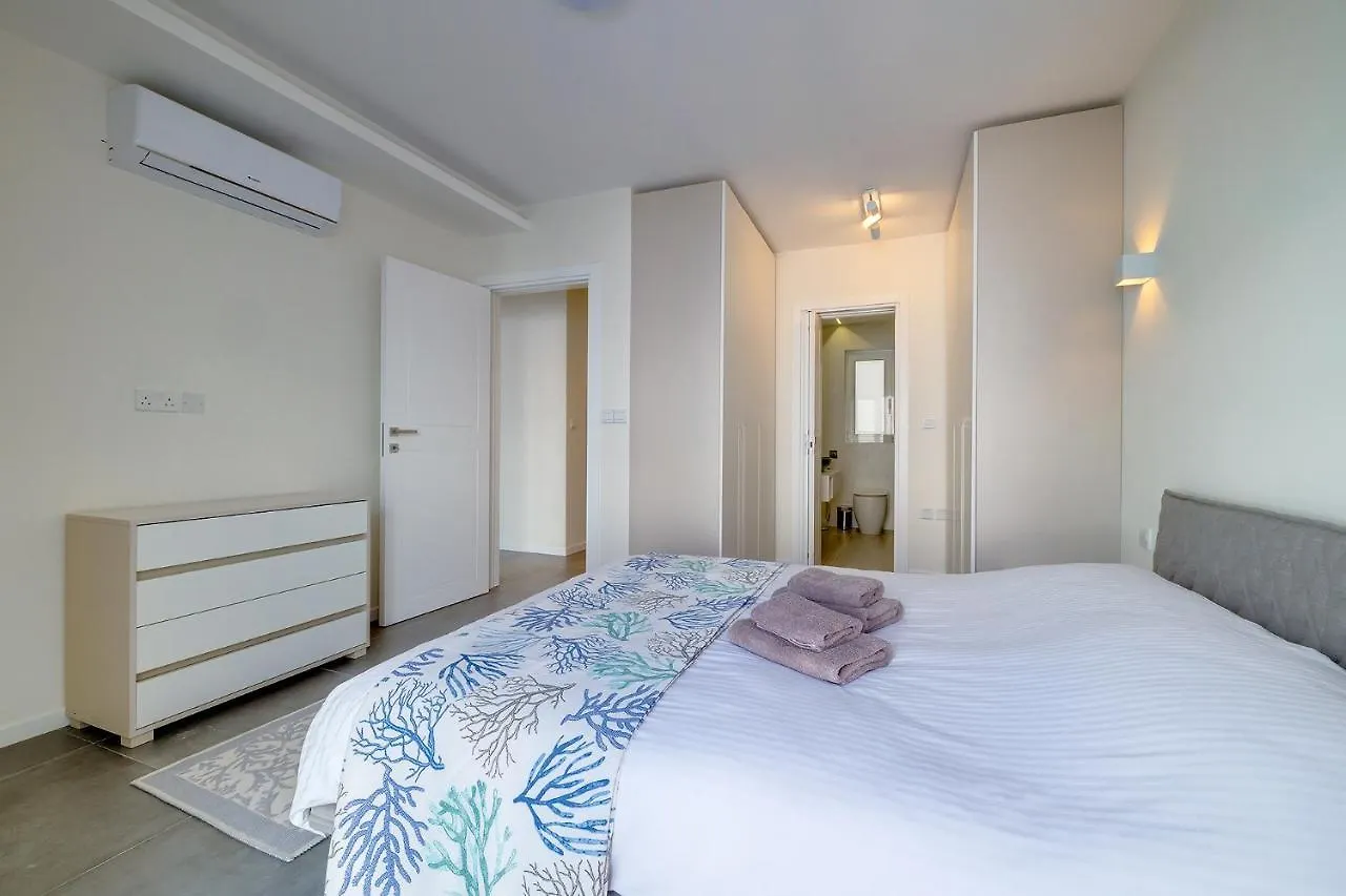Stunning 3Br Apartment With Marina Views Ta Xbiex 0*,  Malta